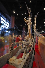 France, Paris (75), le musée des Arts Premiers, musée du quai Branly, pirogue Wuramon de Papouasie Nouvelle-Guinée