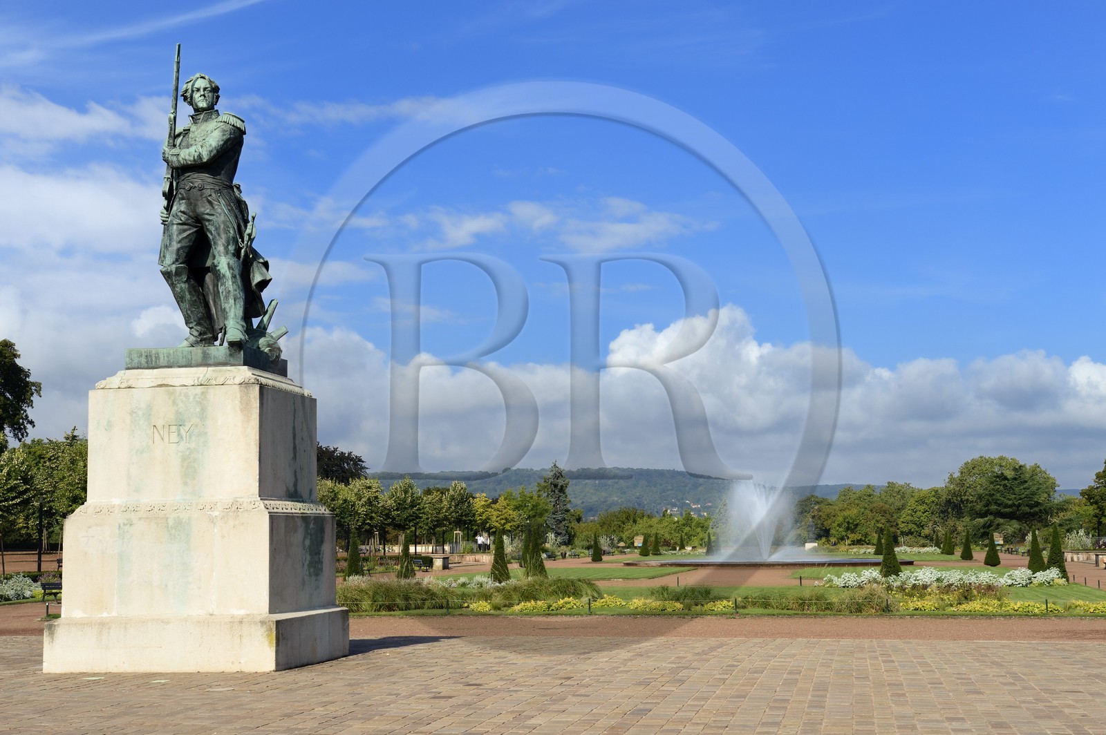 France, Moselle (57), Metz, statue du Maréchal Ney fidèle de l'empereur Napoléon 1er et originaire de Lorraine à l'entrée des jardins de l'Esplanade
