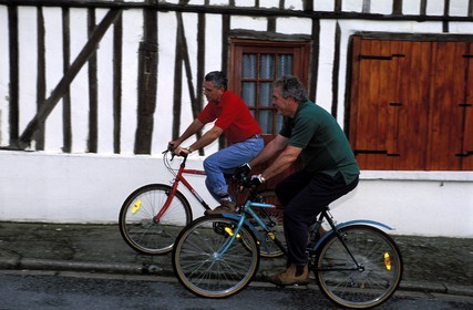 France, Eure (27), promenade à vélo dans la vallée de la rivière Risle