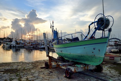 France, Var (83), Iles d'Hyères, parc national de Port Cros, Ile de Porquerolles, le port du village