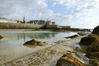 France, Ille-et-Vilaine (35), côte d'émeraude, les remparts nord de Saint-Malo