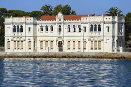 France, Var (83), la rade de Toulon, La Seyne-sur-Mer, quartier de Tamaris, l'institut Michel Pacha (ex institut de biologie marine de l'Université de Lyon) de style orientaliste