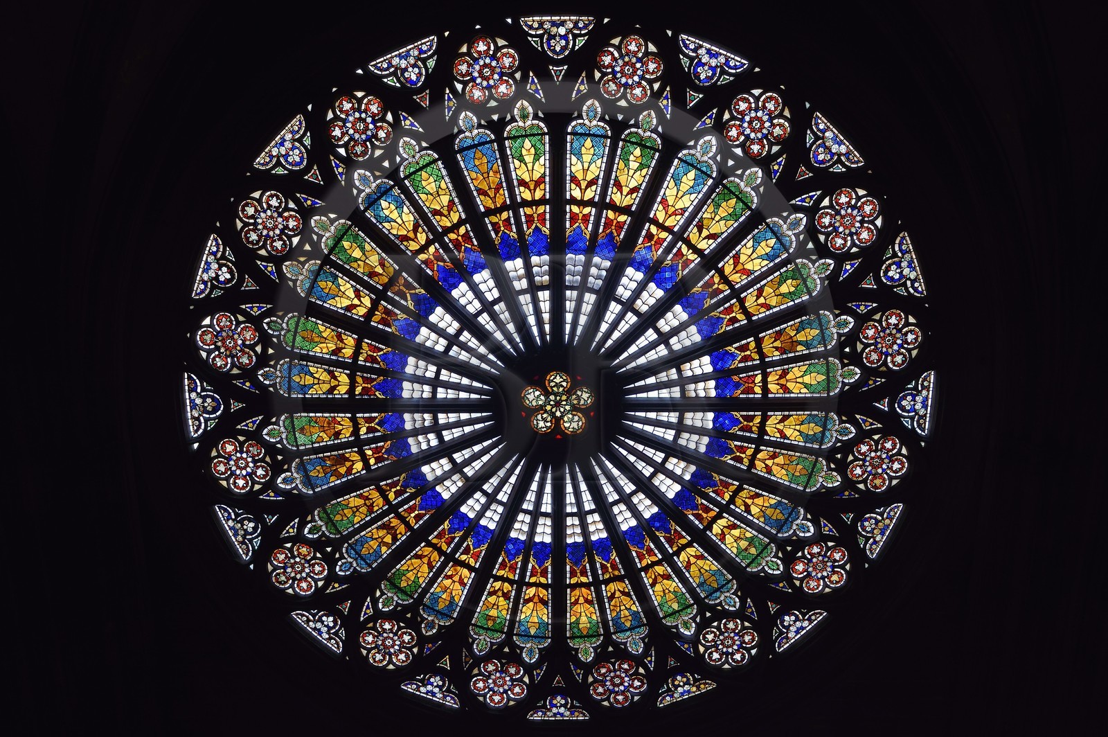 France, Bas-Rhin (67), Strasbourg, vieille ville classée au Patrimoine Mondial de l'UNESCO, la cathédrale Notre-Dame, la grande rose de la facade occidentale d'un diamètre de 13,60 m