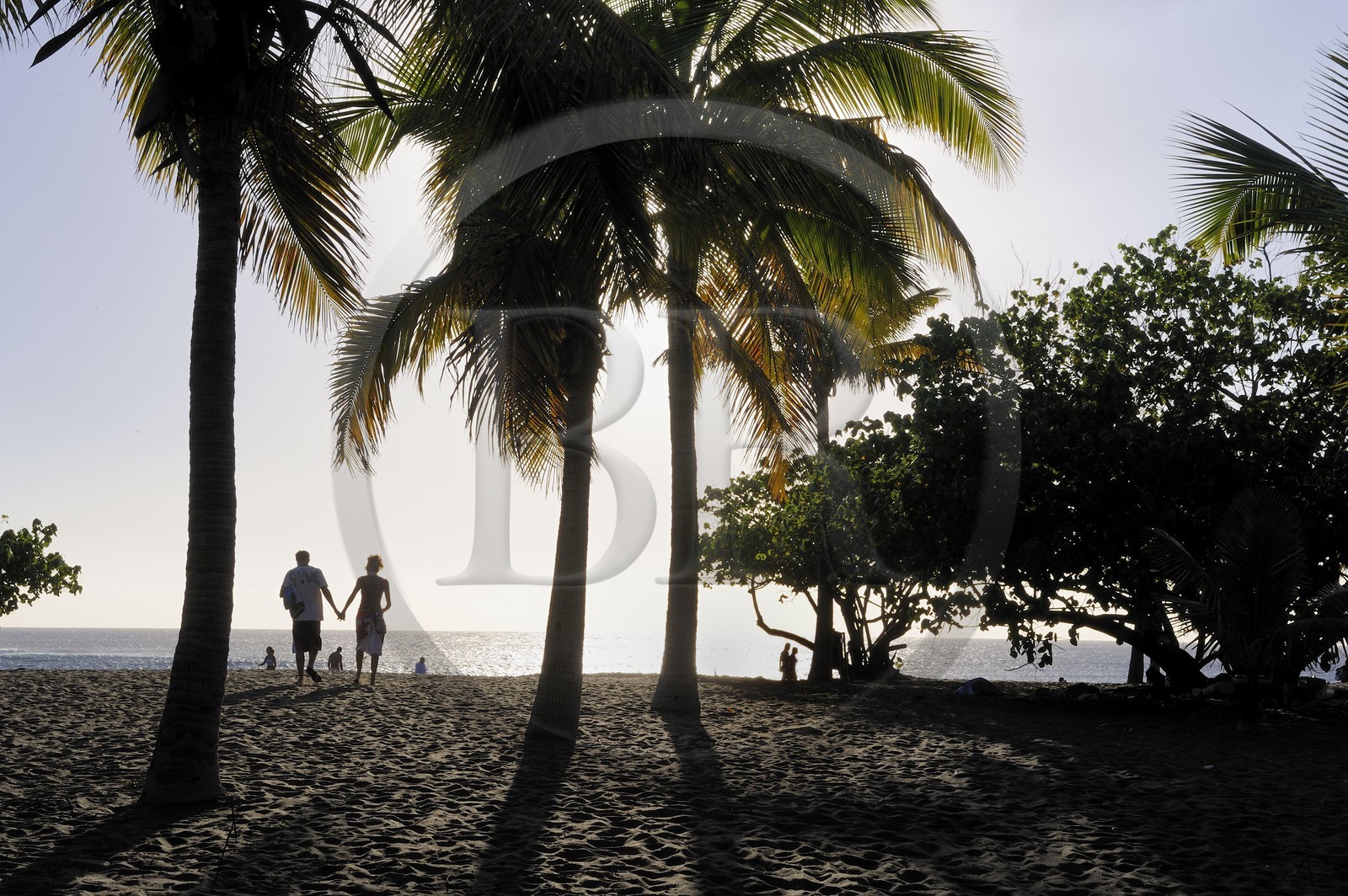 France, île de la Réunion, plage de sable noir de Saint-Leu