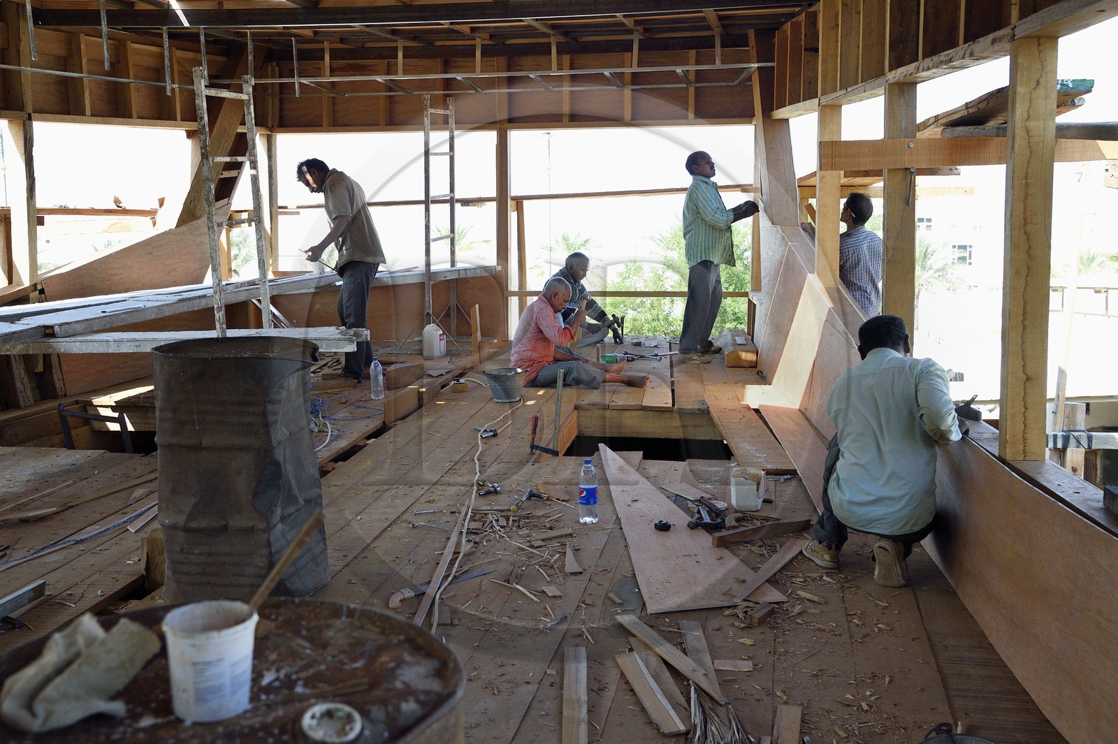 Sultanat d'Oman, gouvernorat de Ash Sharqiyah du Sud, ville et port de Sour, chantiers navals artisanaux de construction de boutres (dhows)