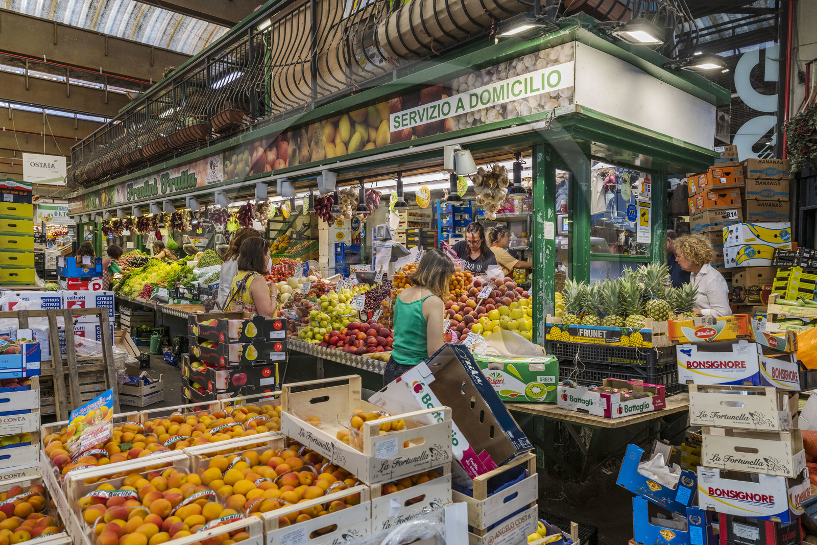 Italie, Ligurie, Gênes, quartier de la Via XX Settembre, le marché couvert du Mercado Orientale