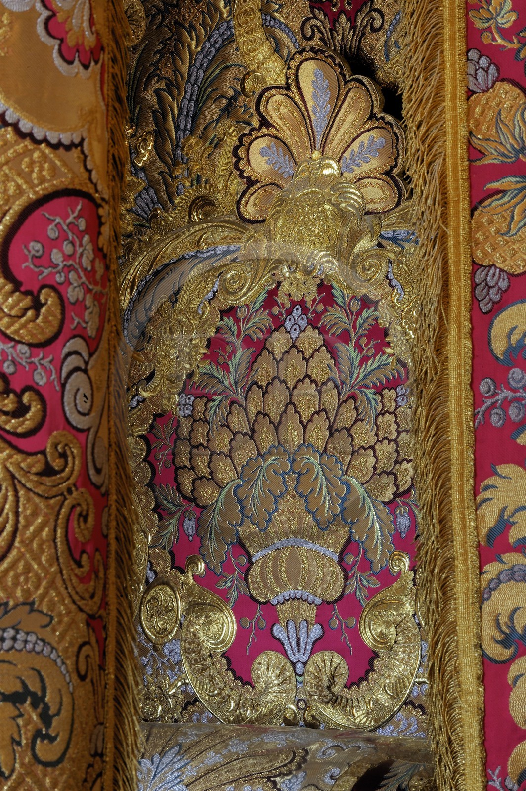 France, Yvelines, Chateau de Versailles, listed as World Heritage by UNESCO, the King's Apartments, the King's room, detail of the King's bed