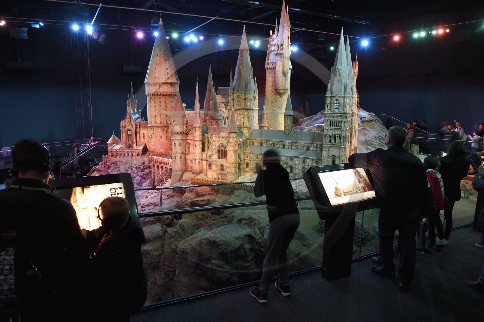 Royaume-Uni, Hertfordshire, Leavesden, Leavesden Film Studios, Harry Potter Studio Tour London, les coulisses du tournage des 8 films de Harry Potter, maquette de l'école de Poudlard