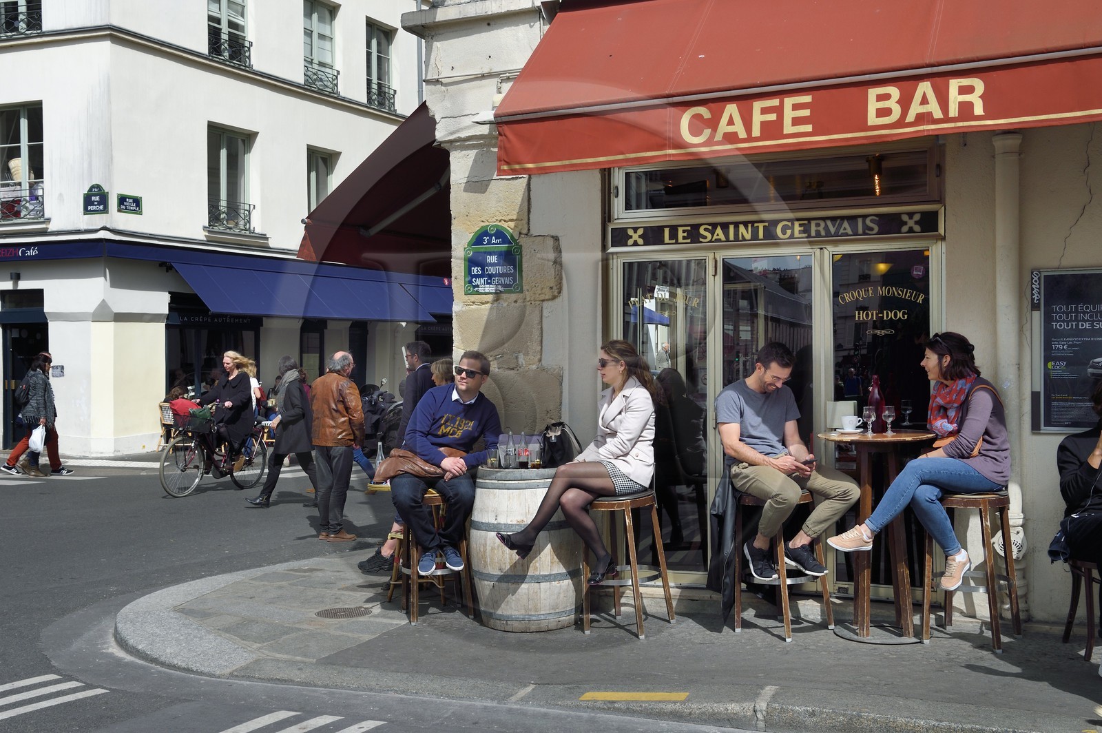 France, Paris (75), terrasse du Café bar restaurant le Saint-Gervais rue vieille du temple
