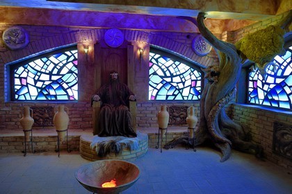 Géorgie, Iméréthie, Kutaissi, reconstitution du mythe de Jason et la Toison d'Or avec le roi Eétès, le père de Médée la Magicienne qui tomba éperdument amoureuse de Jason l'Argonaute