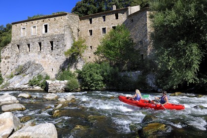 France, Hérault (34), vallée de l' Orb, descente en canoë-kayak de la rivière Orb au moulin de Travassac à Mons la Trivalle