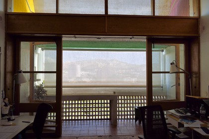 France, Bouches-du-Rhône (13), Marseille, oeuvre architecturale de Le Corbusier, classée Patrimoine Mondial de l'UNESCO, la Cité Radieuse par l'architecte Le Corbusier, balcon d'appartement