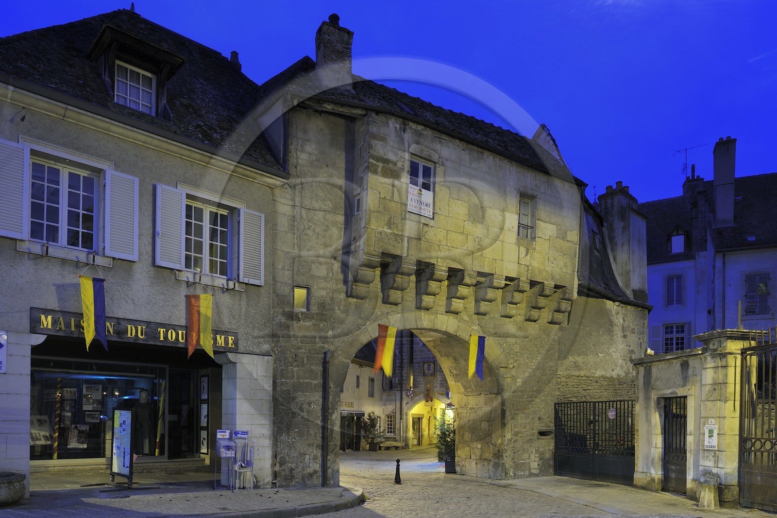 France, Côte d'Or (21), Semur-en-Auxois, la barbacane en avant de la porte Sauvigny