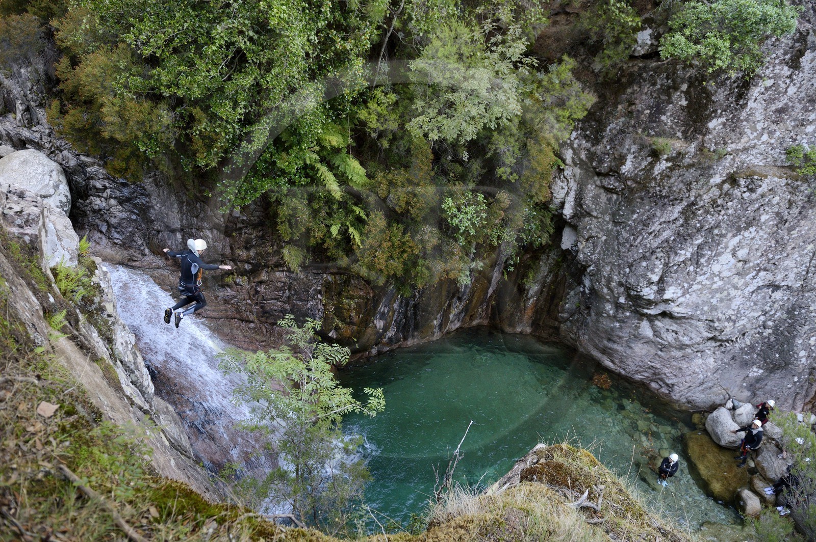 France, Corse-du-Sud (2A), Alta Rocca, Bavella, canyonning dans le torrent de Polischellu