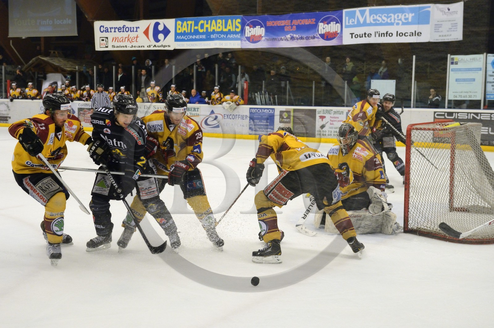 France, Haute-Savoie (74), Morzine, match de hockey sur glace du Hockey Club Morzine-Avoriaz appelé les Pingouins