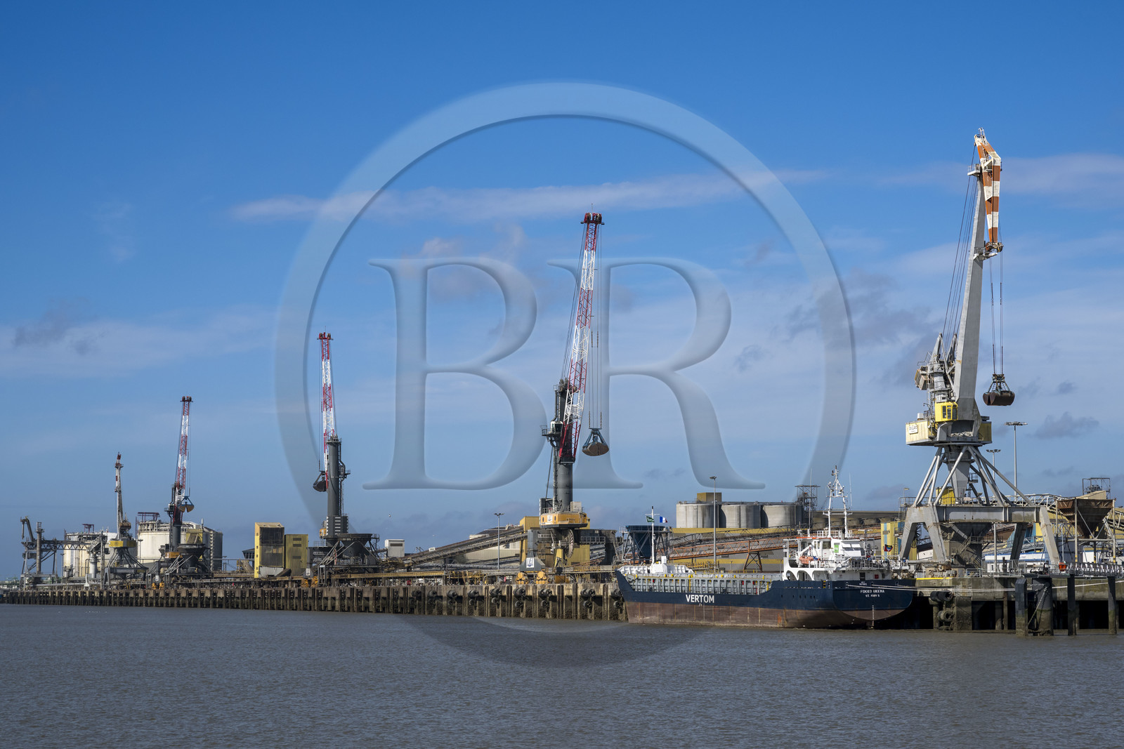 France, Loire-Atlantique (44), Estuaire de la Loire, Saint-Nazaire, Grand port maritime de Nantes-Saint-Nazaire, terminal agroalimentaire et multivrac de Montoir de Bretagne