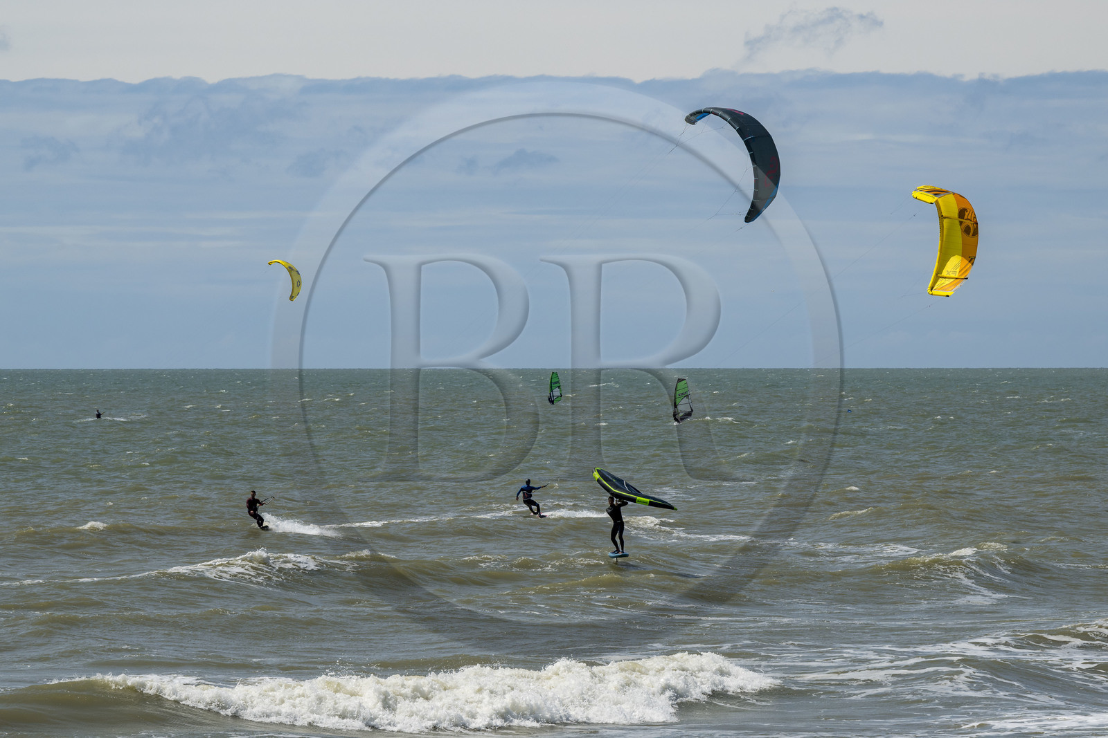 France, Vendee, Saint Jean de Monts, wingfoil and kitesurf