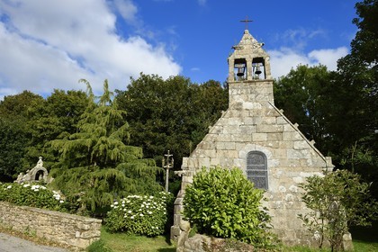 France, Finistère (29), environs de Plouguernau, clocher à peigne de la Chapelle du Traon