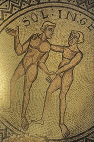 France, Saône et Loire (71), abbaye de Tournus, l'église Saint-Philibert, mosaïque du 12è s. dans le déambulatoire