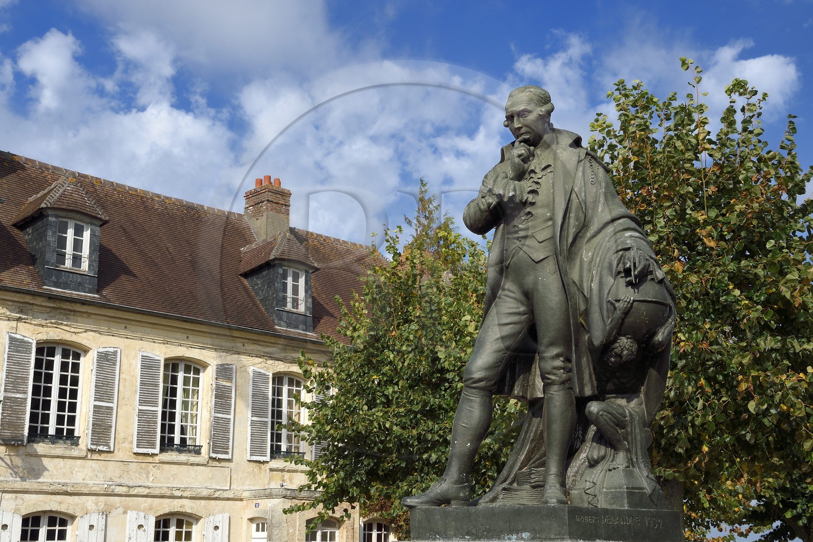 France, Calvados (14), Pays d'Auge, Beaumont-en-Auge, statue de Pierre-Simon de Laplace, mathématicien, astronome, physicien et homme politique