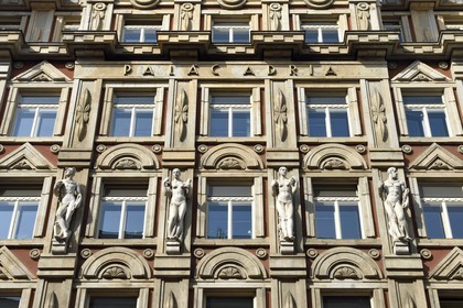 République Tchèque, Prague, Nove Mesto, le palais Adria édifié en 1925 par Pavel Janak et Joseph Zasche dans le style Rondocubiste sur la Jungamanovo namesti