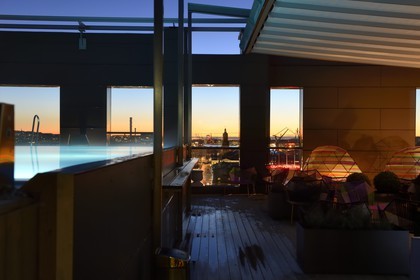 Suède, Västra Götaland, Göteborg (Gothenburg), le Clarion Hotel Post, la piscine au dernier étage