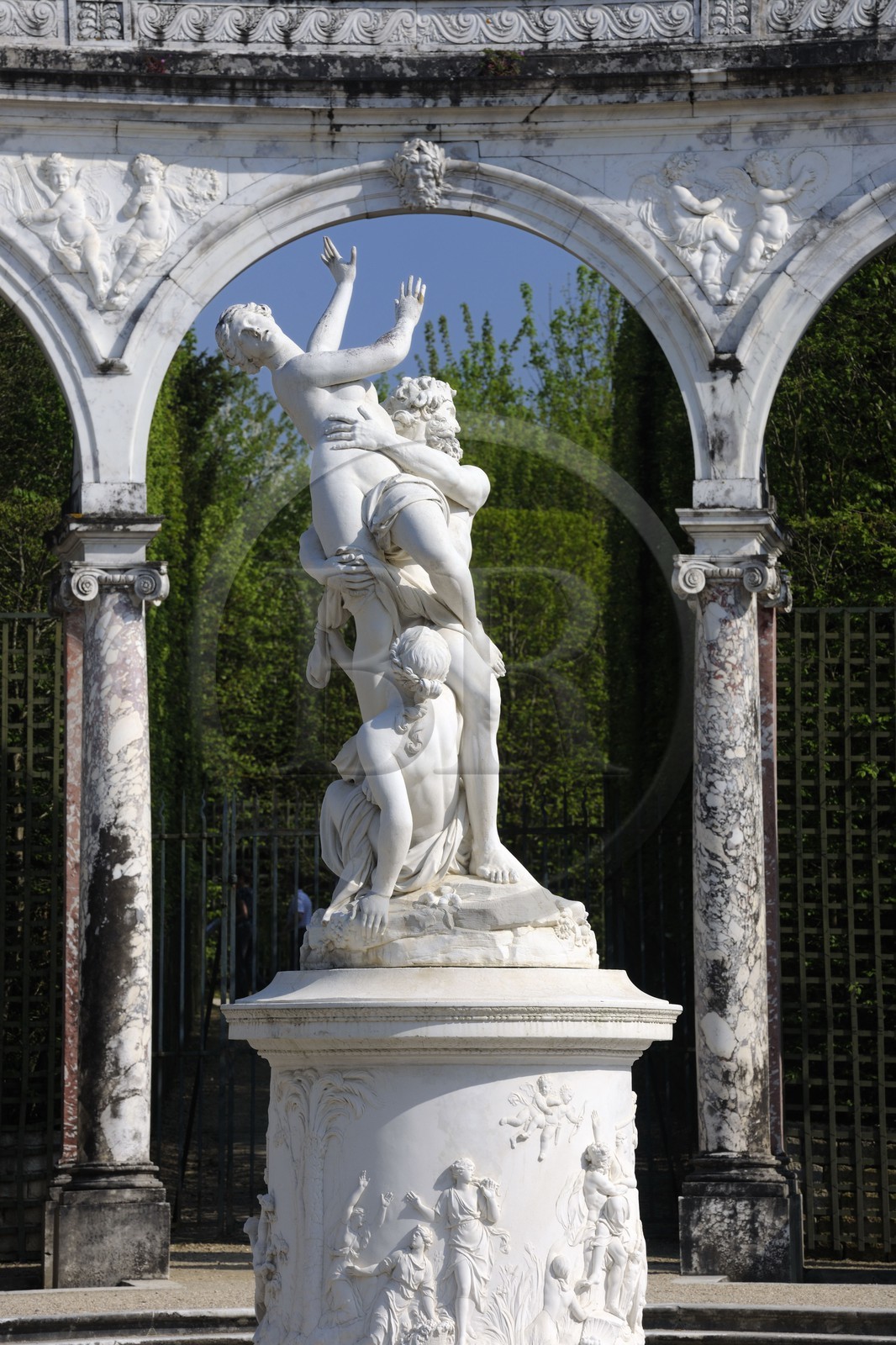France, Yvelines (78), parc du château de Versailles, classé Patrimoine Mondial de l'UNESCO, Bosquet de la Colonade, péristyle circulaire de Mansart