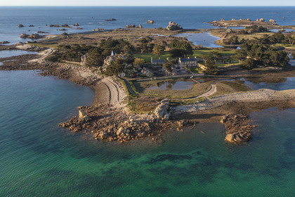 France, Côtes-d'Armor (22), Côte d'Ajoncs, Penvénan, Port Blanc, Ile Saint-Gildas (vue aérienne)