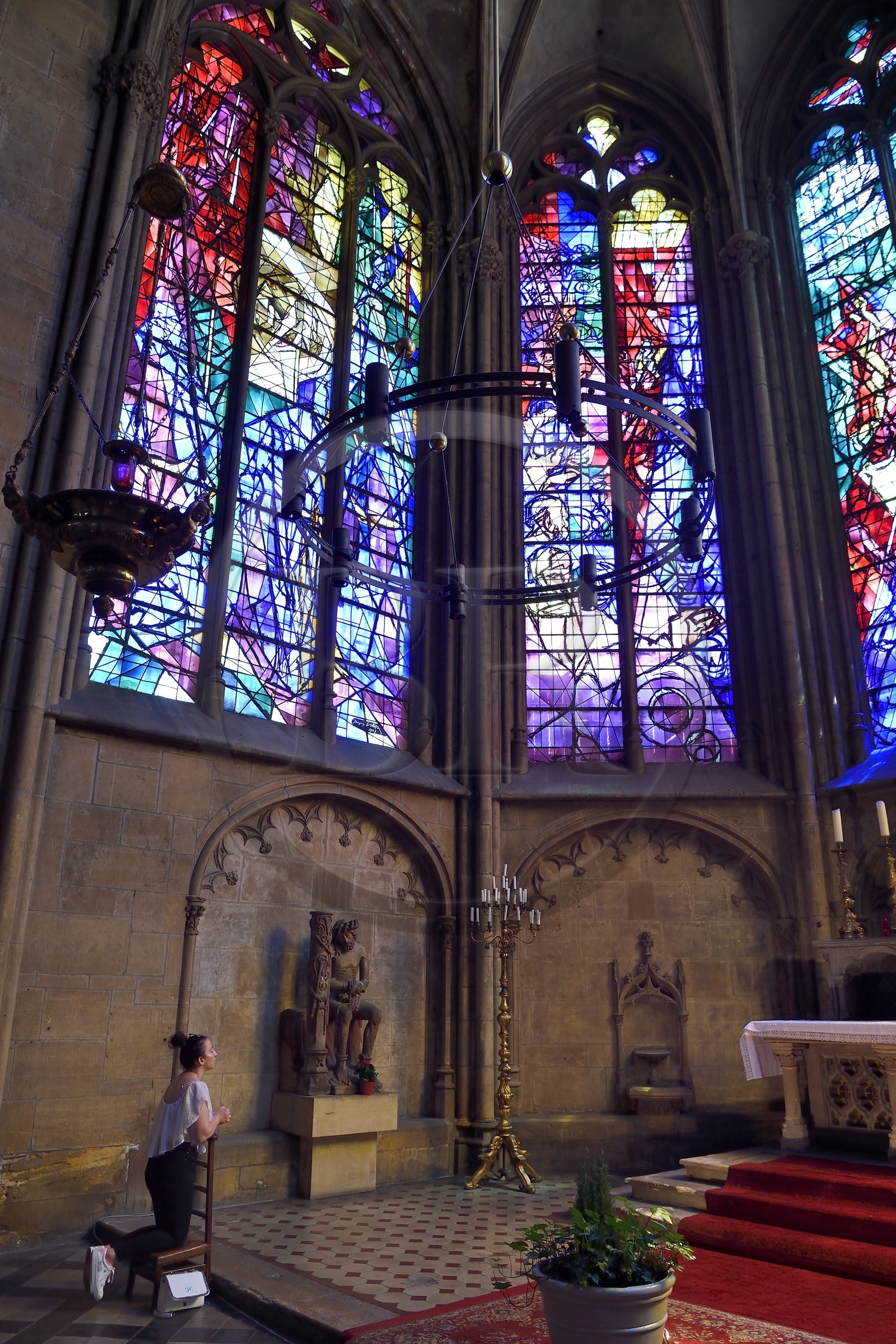 France, Moselle (57), Metz, la cathédrale Saint-Etienne, chapelle du Saint Sacrement avec des vitraux de Jacques Villon (1957)