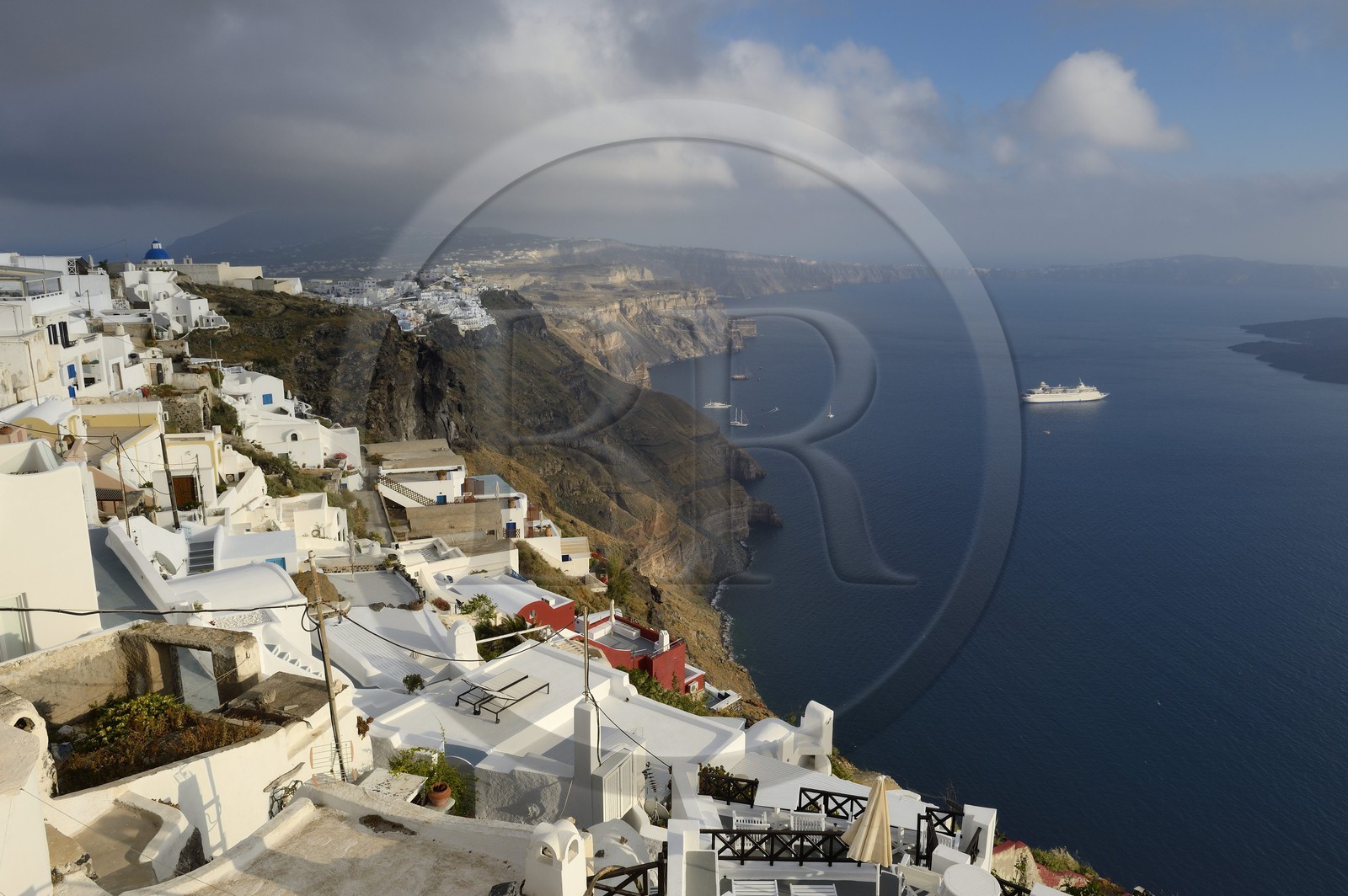 Greece, Cyclades, Aegean Sea, Santorini (Thira or Thera), the village of Imerovigli overlooking the caldera