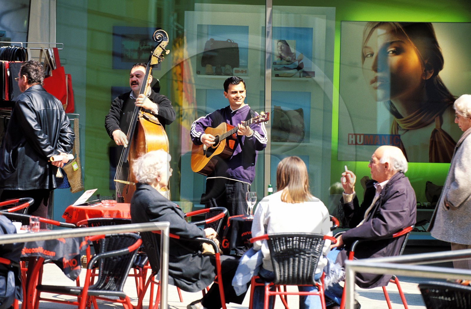 Austria, Styria, Graz, street musicians in the Herrengasse (main street)