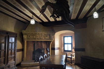 France, Bas-Rhin (67), Orschwiller, le chateau du Haut-Koenigsbourg, la chambre lorraine, au plafond le Graoully dragon de Metz