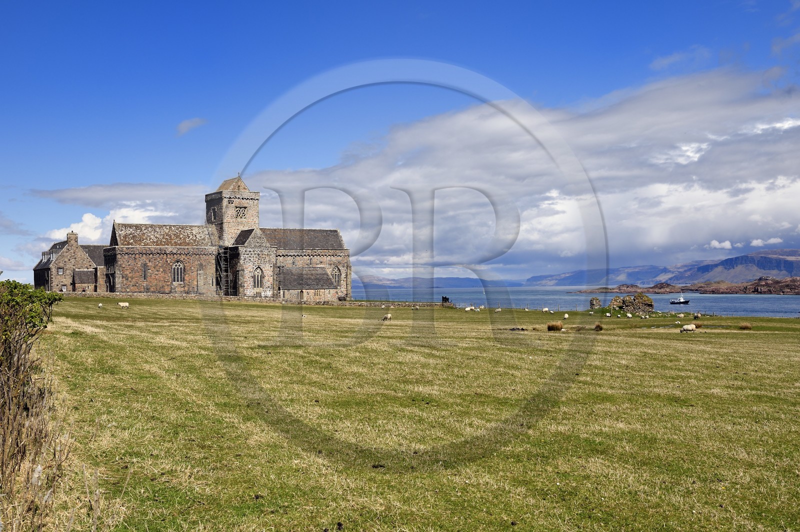 United Kingdom, Scotland, Highland, Inner Hebrides, Isle of Iona facing the Isle of Mull, Iona abbey founded by Saint Columba in the 6th century