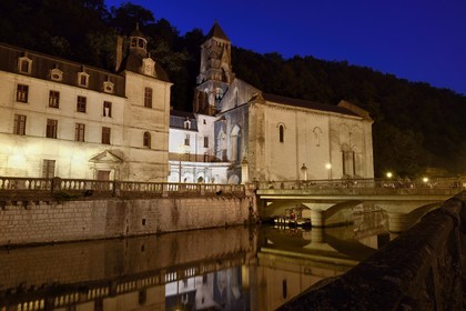 France, Dordogne (24), Brantôme, la Dronne et l'abbaye bénédictine Saint-Pierre de Brantôme