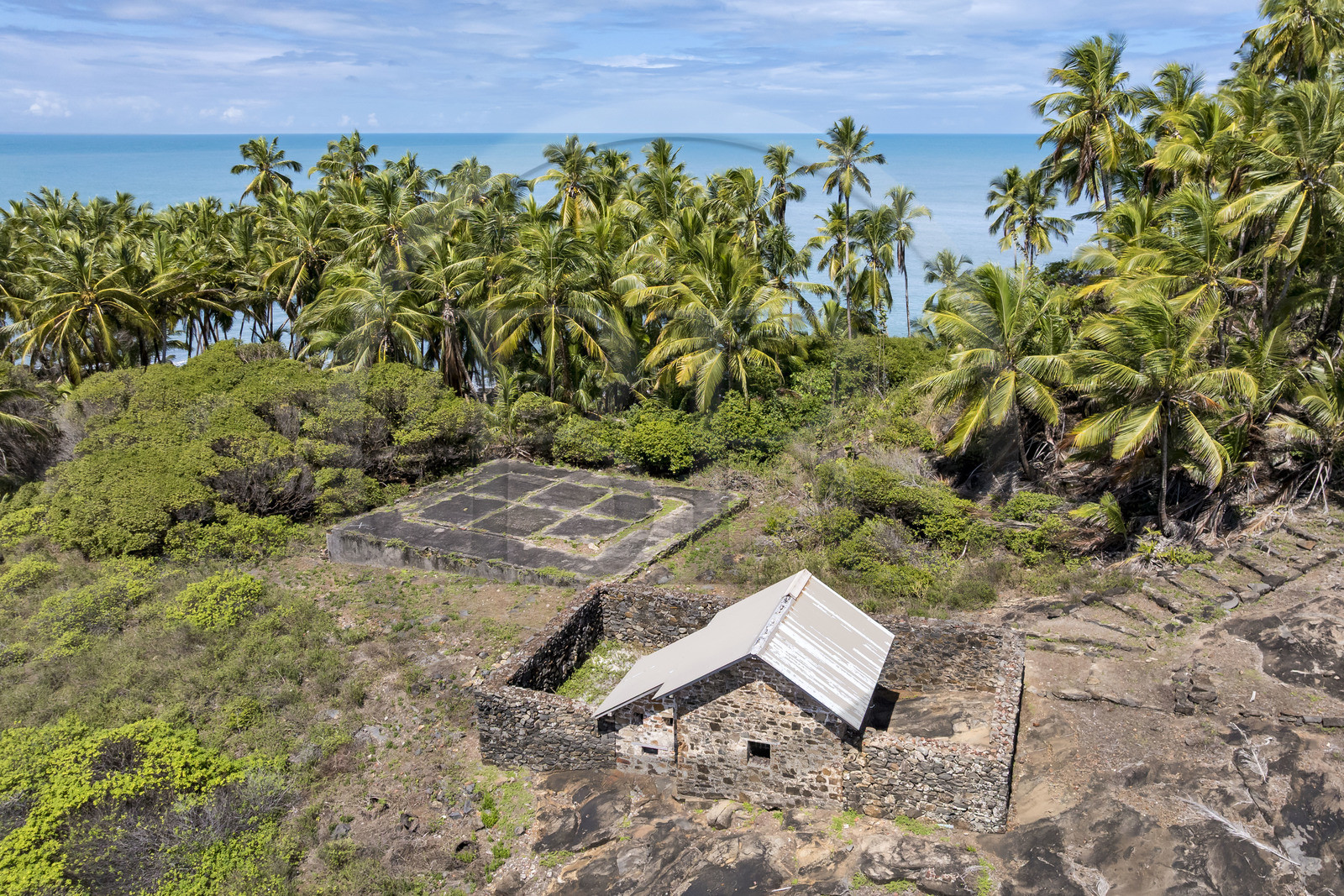 France, Guyane, Kourou, Iles du Salut, l'Ile du Diable, la case a servi de bagne à Alfred Dreyfus du 13 avril 1895 au 9 juin 1899 (vue aérienne)