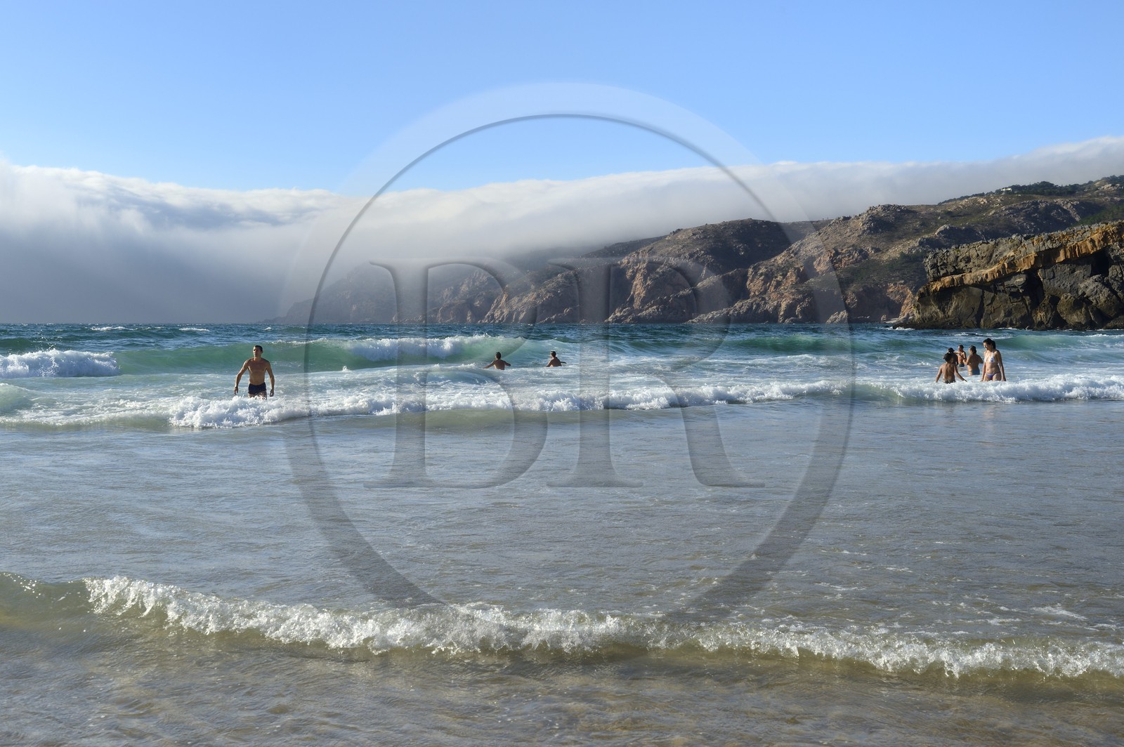 Portugal, région de Lisbonne, Cascais, petite plage sauvage de Abano au nord de la plage de Guincho sur la côte d'Estoril