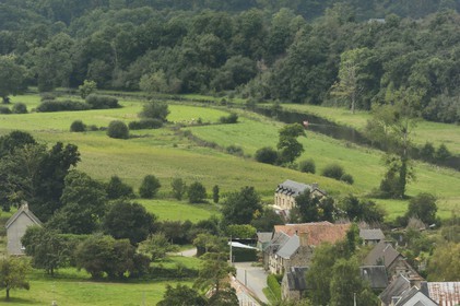 France, Manche (50), la vallée au creux des Roches de Ham, promenade en kayak sur la rivière Vire