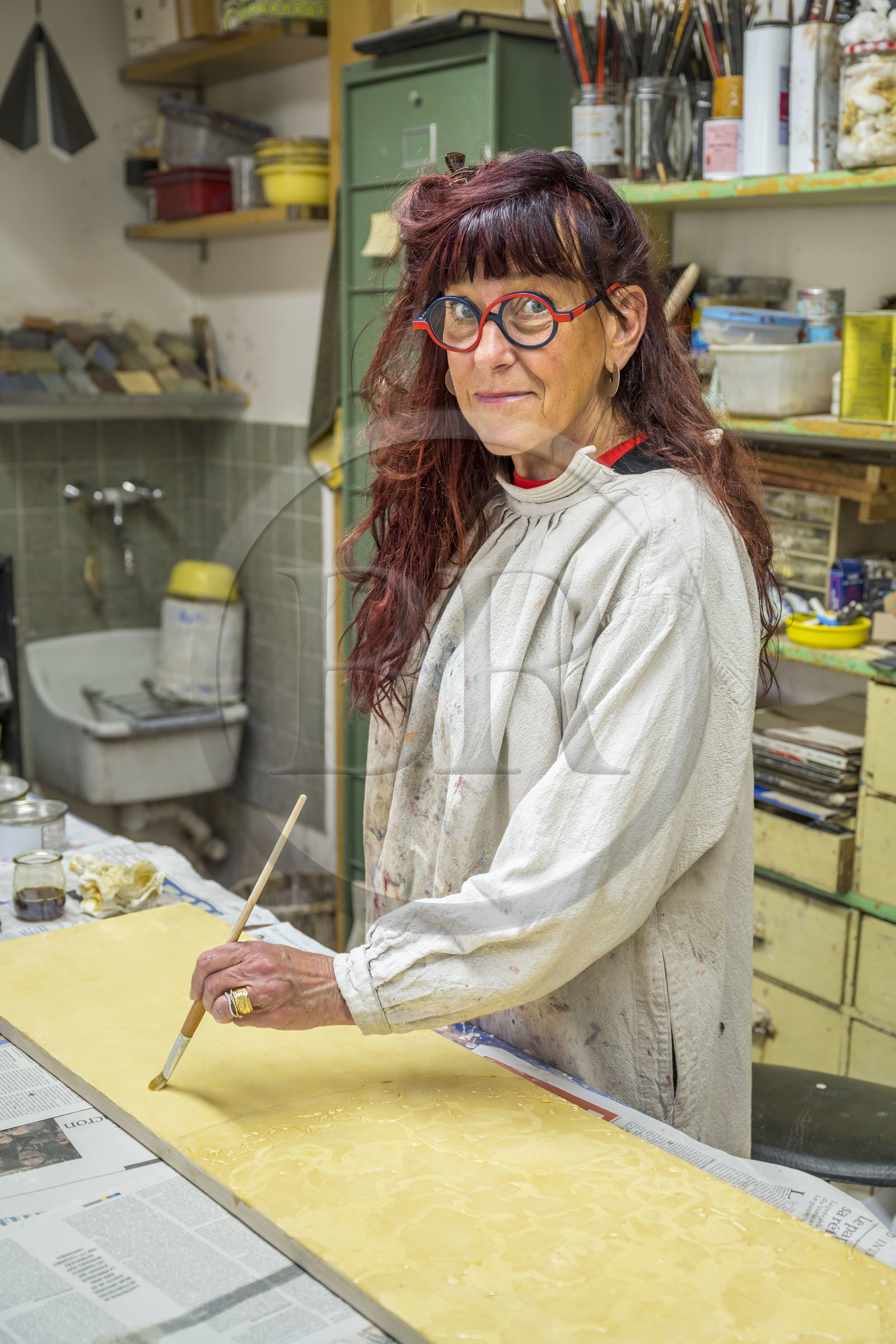 France, Hauts-de-Seine, Colombes, the french artist and lacquerer Isabelle Emmerique in her studio