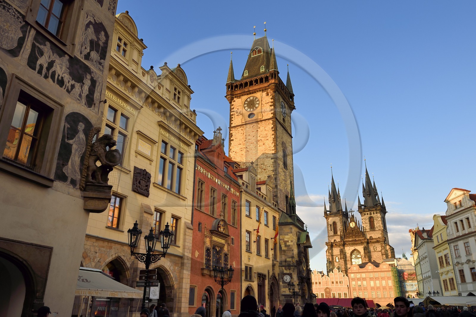 Czech Republic, Prague, historical center listed as World Heritage by UNESCO, the Old Town (Stare Mesto), small square (Staromestske namesti), City Hall and Church of Our Lady before Tyn