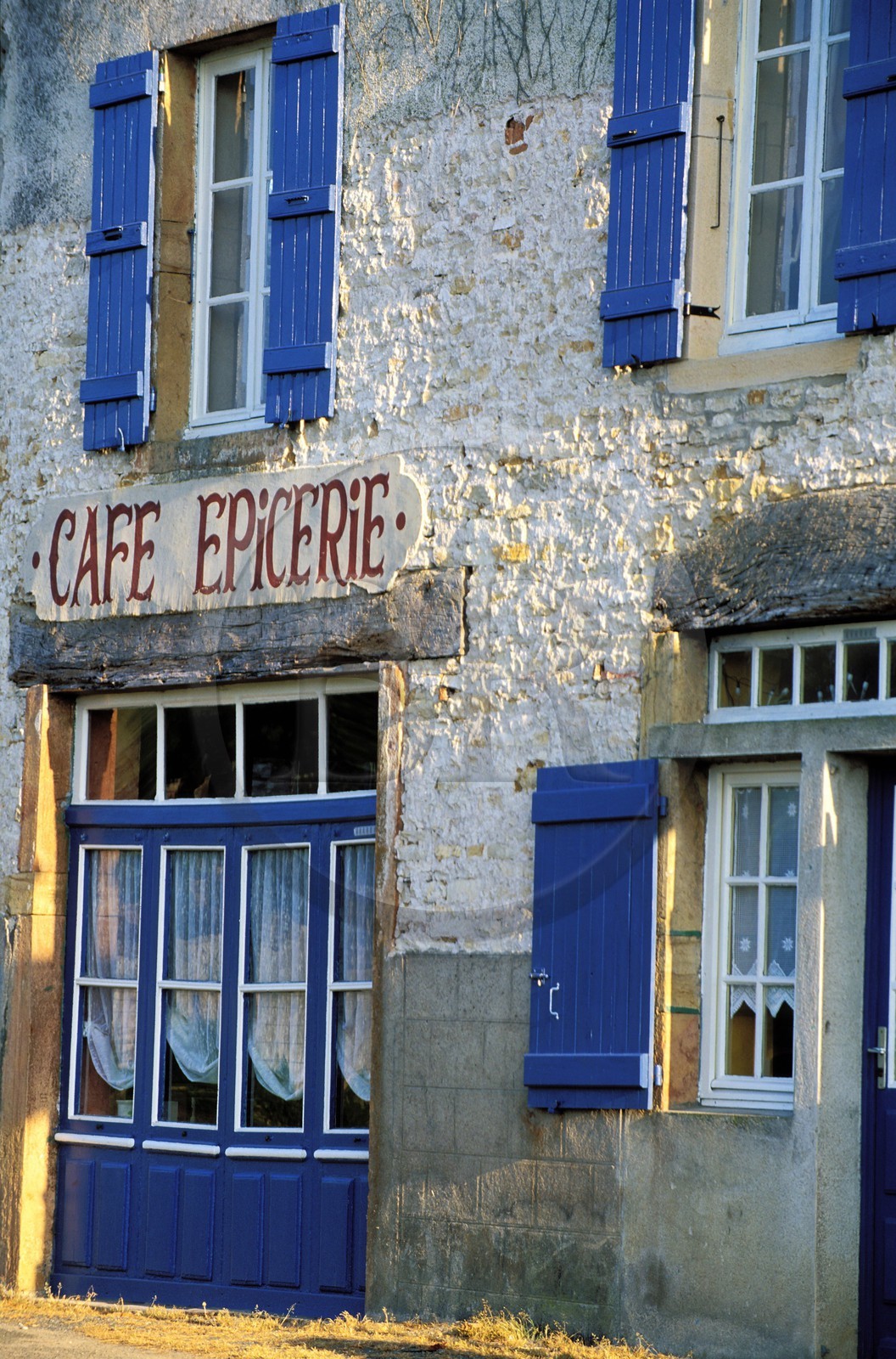 France, Saone et Loire, Chissey les Mâcon, a cafe and grocery shop