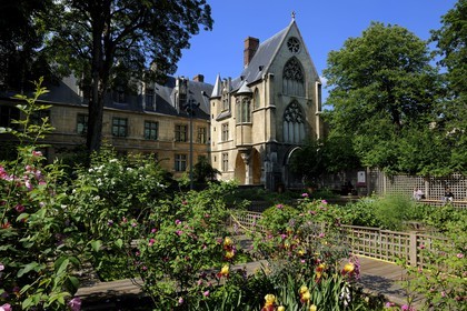 France, Paris, Musee du Moyen-Age (Middle Ages Museum), the former Hotel de Cluny, the chapel and the medieval garden