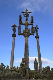 France, Finistère (29), étape sur le chemin de Saint Jacques de Compostelle, Saint-Thegonnec, le calvaire dans l'enclos paroissial