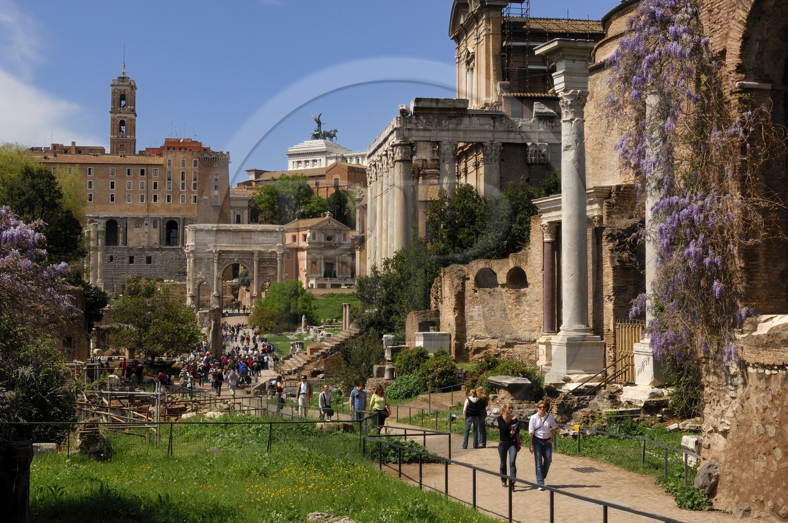 Italy, Lazio, Rome, historical center listed as World Heritage by UNESCO, the Roman Forum, the Via Sacra and the Arch of Septimius Severus