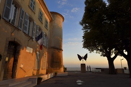 France, Var, the Dracenie, village de Tourtour, bronze called Flambé by Bernard Buffet on the esplanade of the town hall