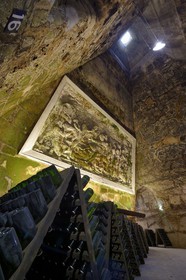 France, Marne (51), Reims le champagne, les caves du Domaine Pommery, bas-relief appelé Silène et sa cour de ménades en folie (1884) de Gustave Navlet