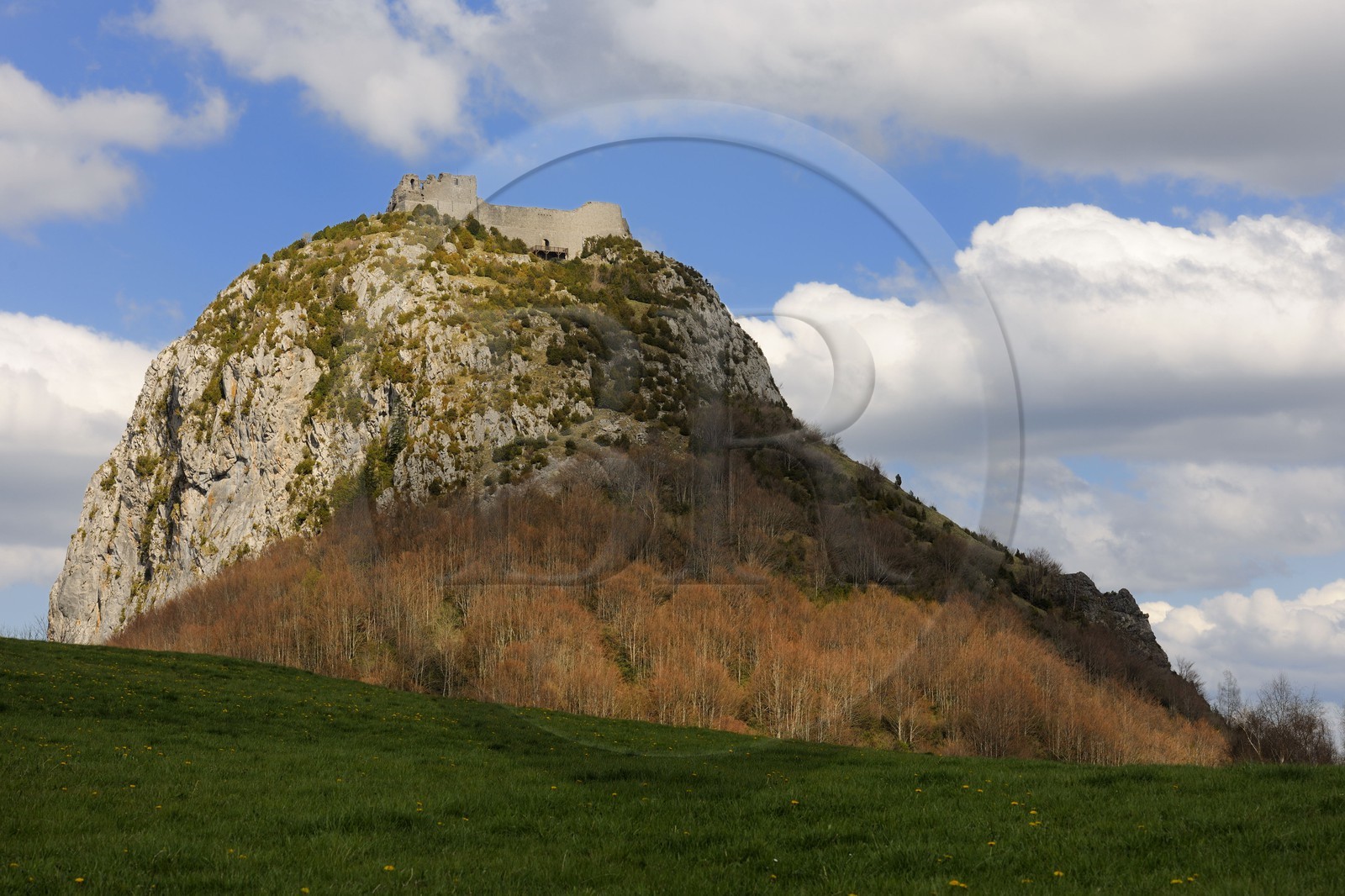 France, Ariège (09), Pays d' Olmes, château cathare de Montségur perché sur un pog