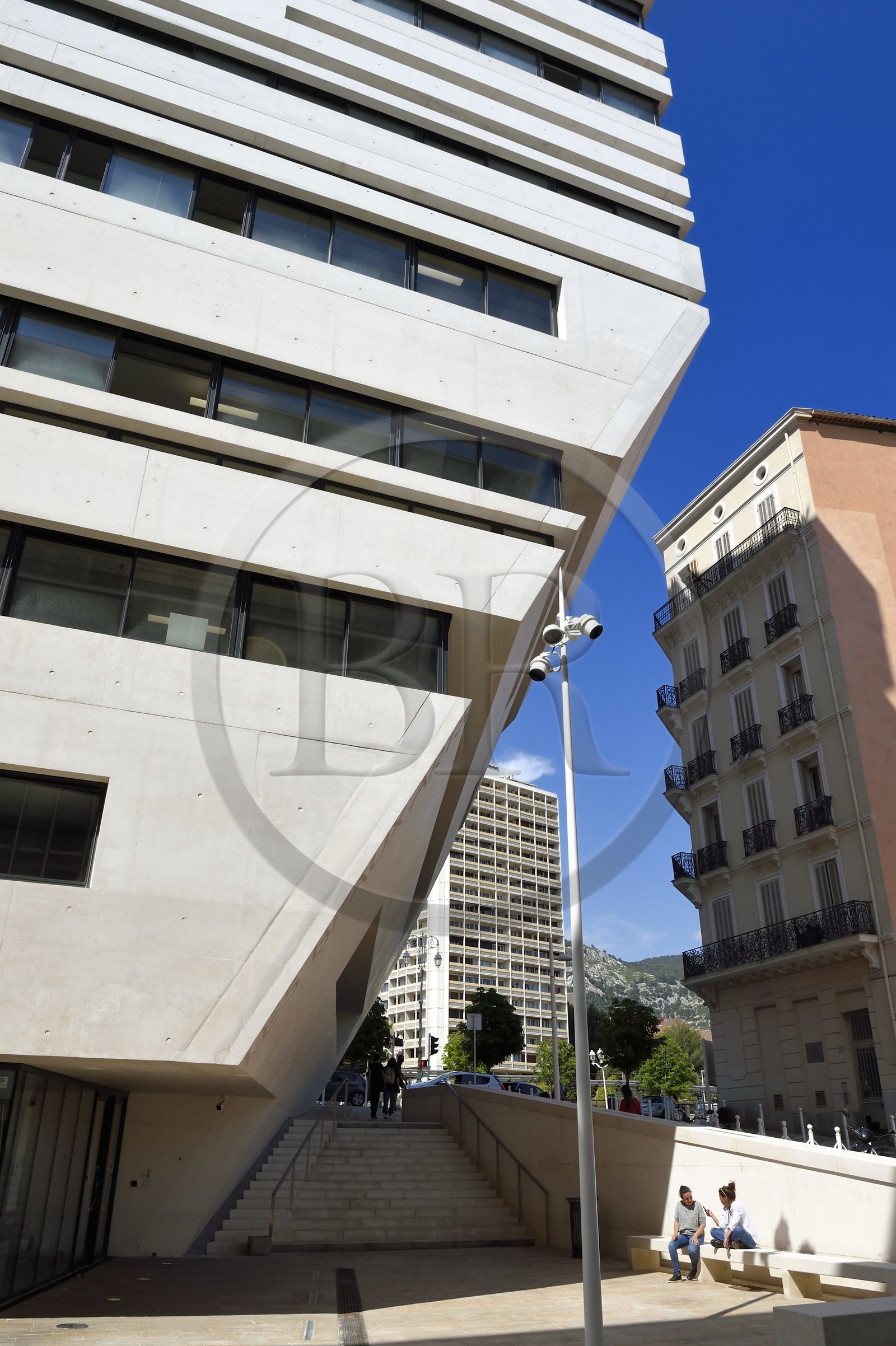 France, Var (83), Toulon, quartier Chalucet, immeuble abritant l'Ecole supérieure d'art et de design Toulon Provence Méditerranée (ESADTPM)