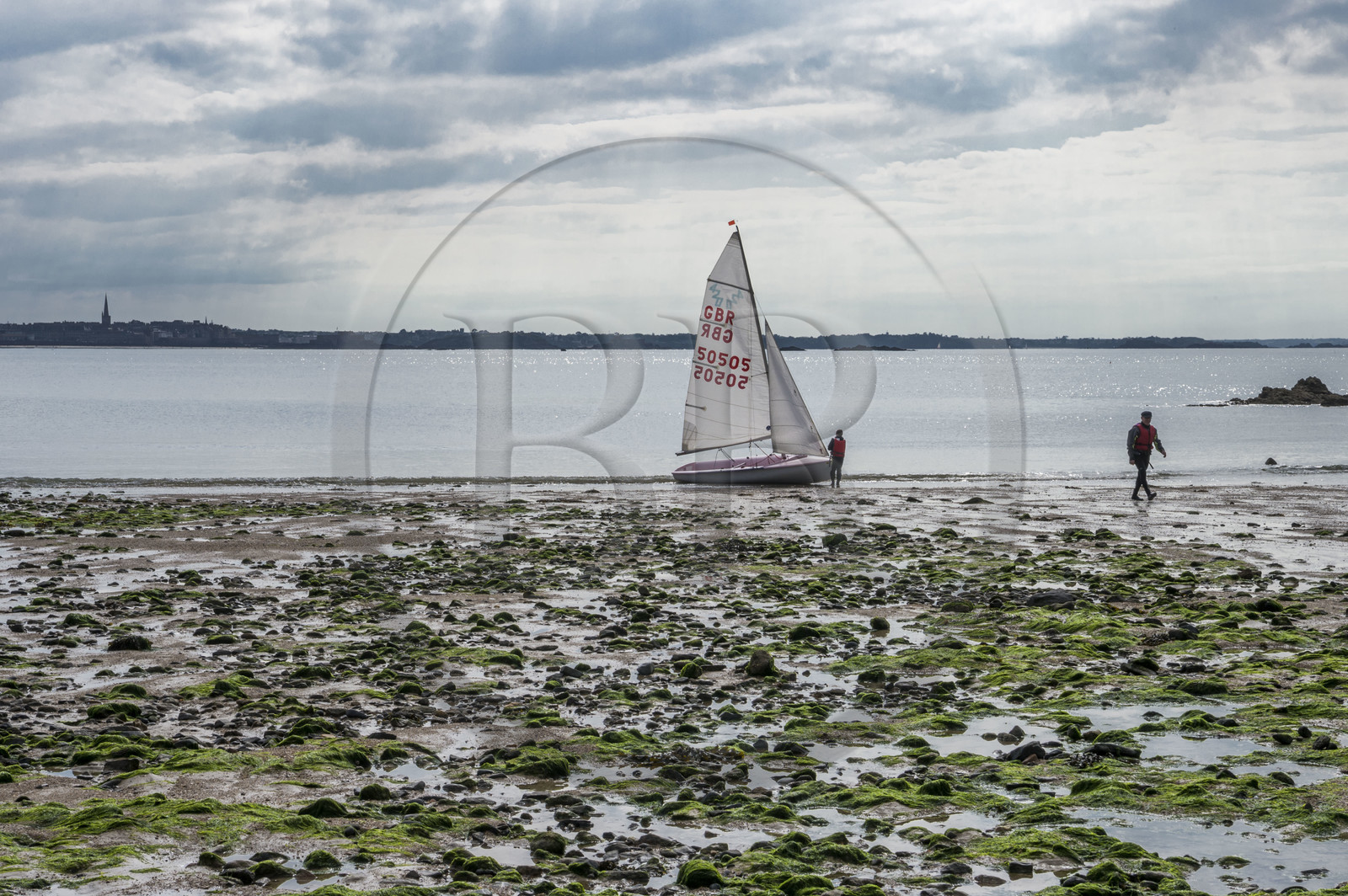 France, Ille et Vilaine, Cote d'Emeraude (Emerald Coast), Saint Malo, Mihinic beach