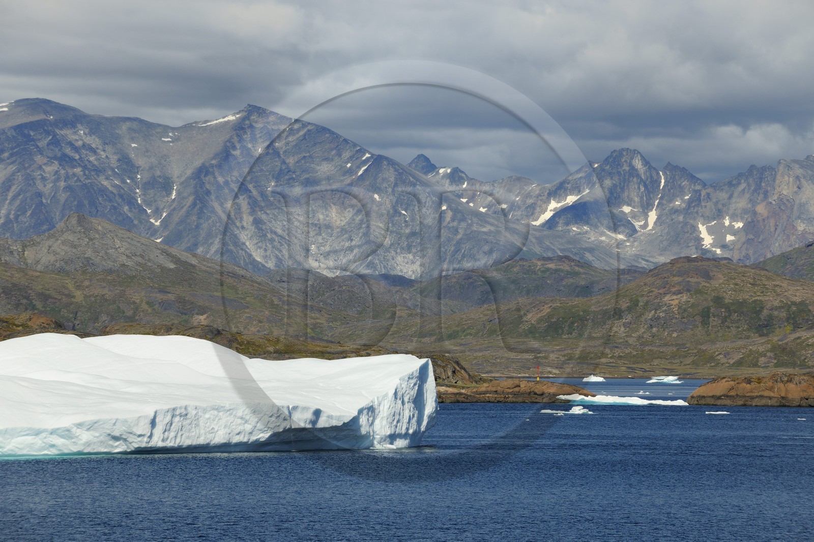 Groenland, fjord de Nanortalik au sud du pays, icebergs