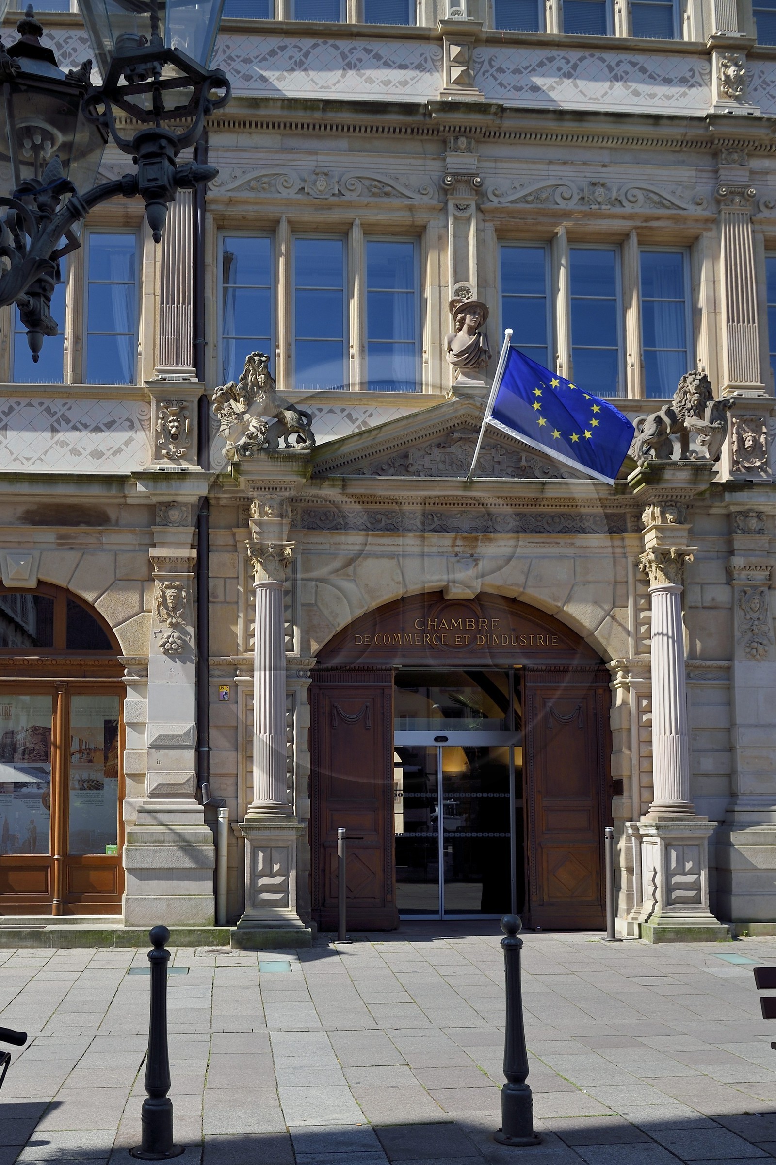 France, Bas-Rhin (67), Strasbourg, vieille ville classée Patrimoine Mondial de l'UNESCO, place Gutenberg, la Chambre de Commerce et d'Industrie